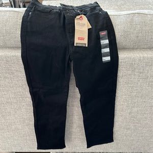 Black Levi’s 724 High rise straight cropped Jeans